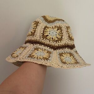Steve Madden - Crochet Bucket Hat